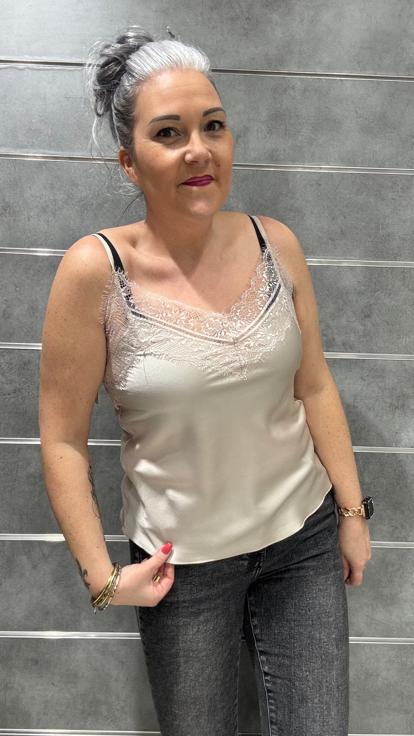 haut féminin effet satiné