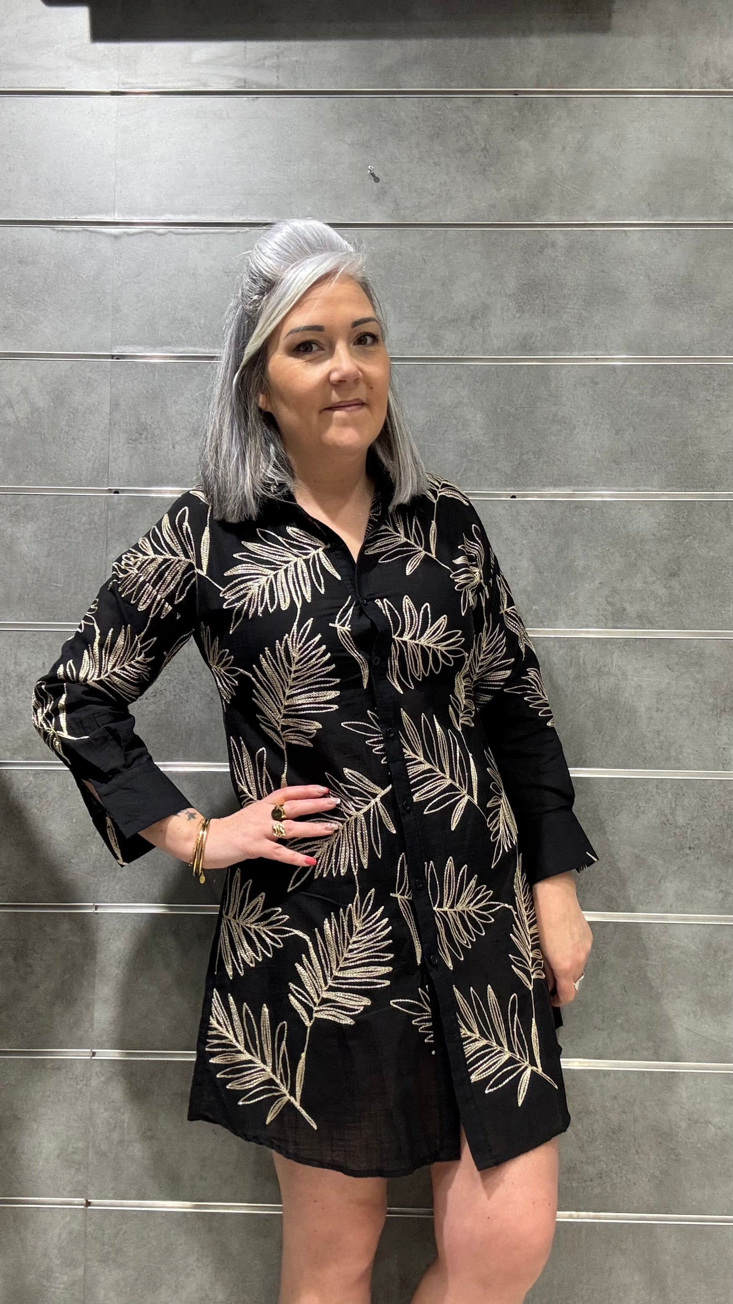 robe chemise noire et doré