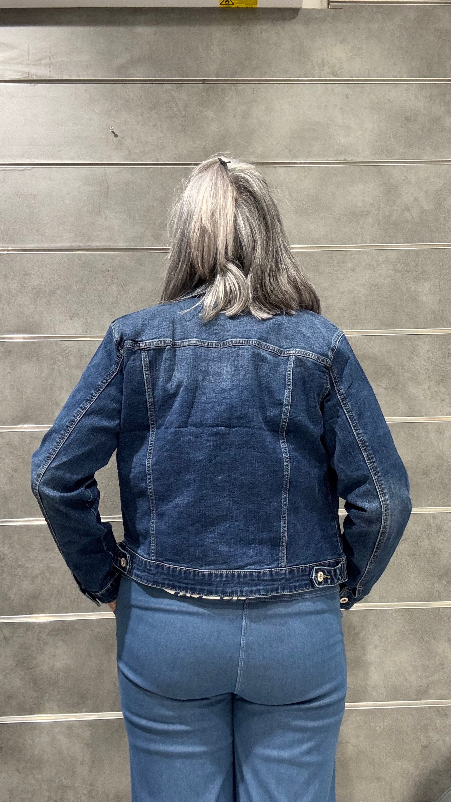 indemodable manteau bleu