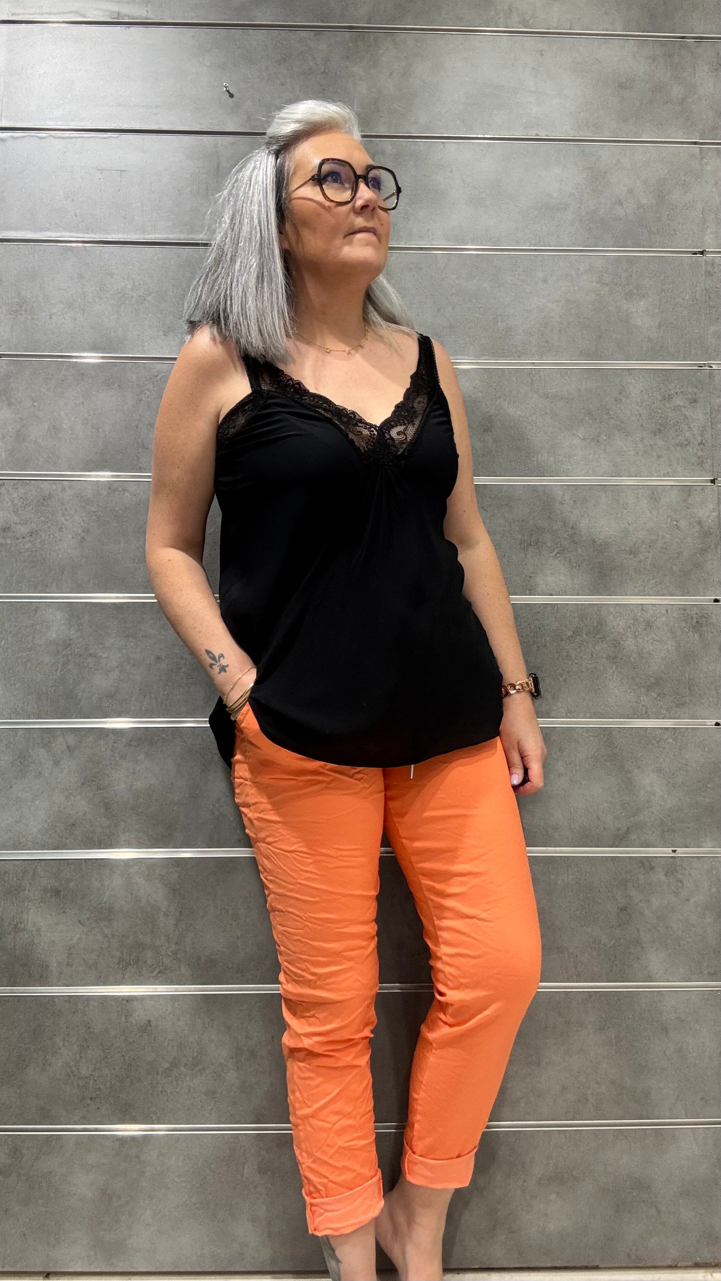 haut décolleté noir dentelle