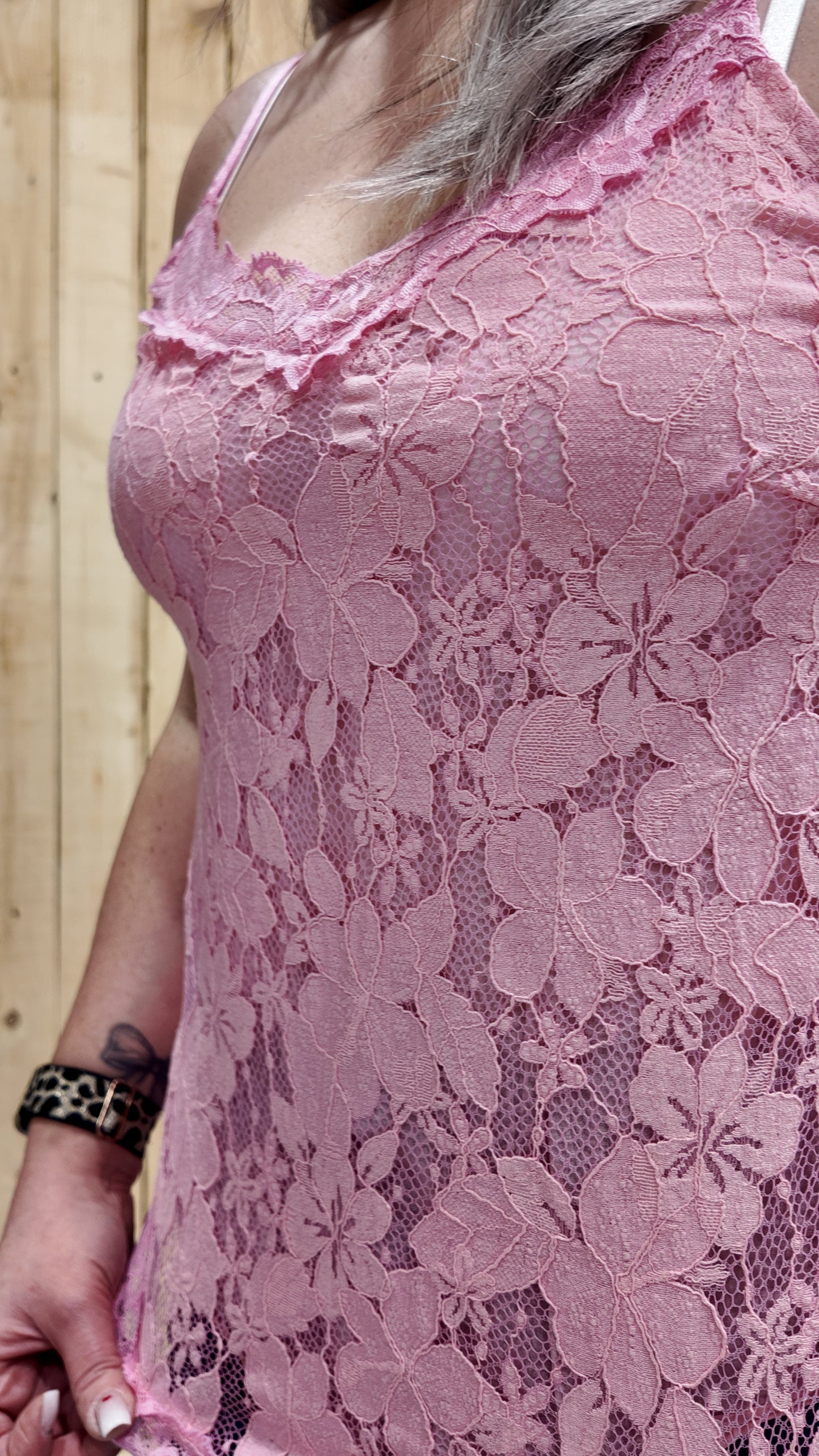 Débardeurs femme en dentelle fines réglable bretelles, disponibles en plusieurs couleurs pastel et noir, top léger été