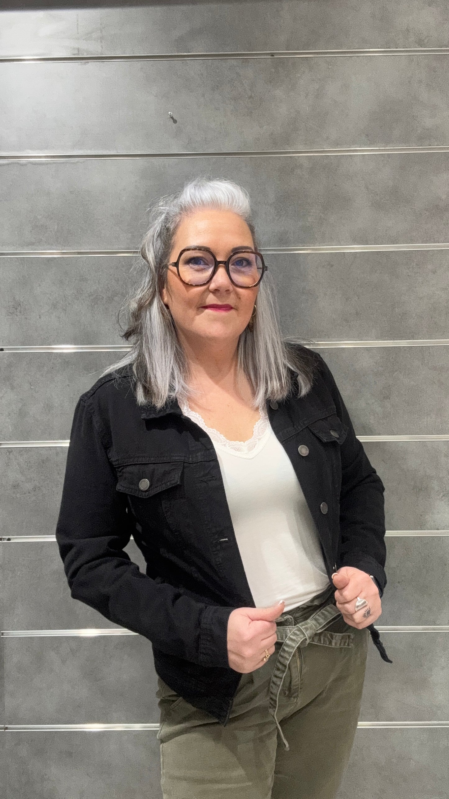 veste femme customisée en broderie