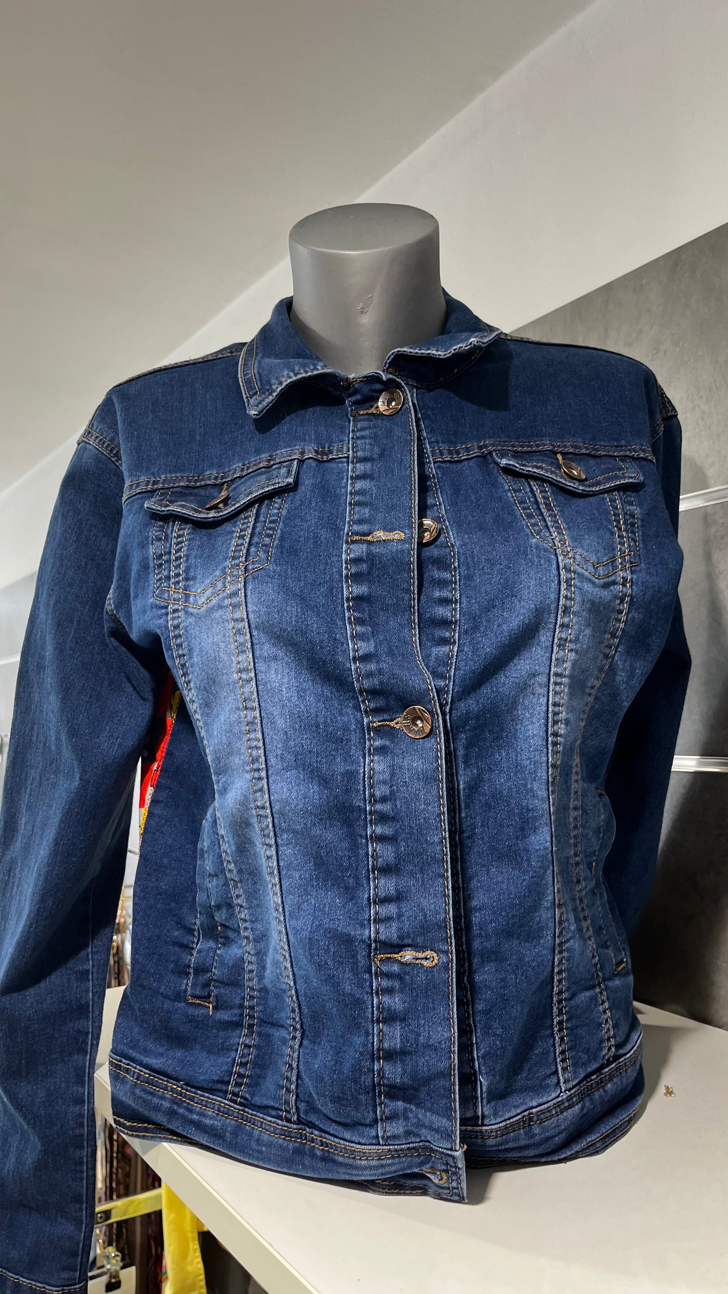 blouson en jeans custom 19000 Tulle