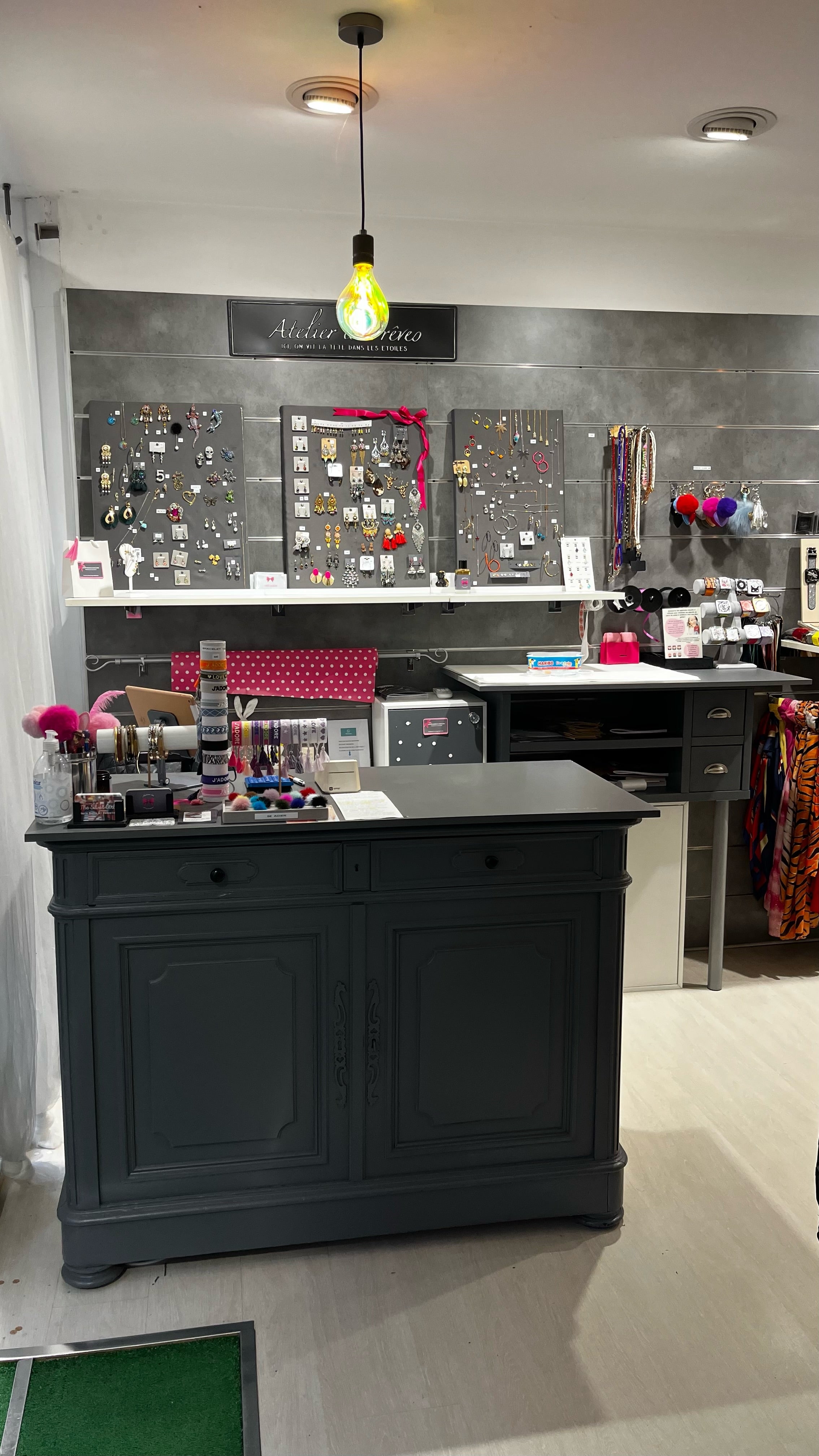 BOUTIQUE MADAME RVE -37 avenue Victor Hugo 19000 Tulle Madame rve BOUTIQUE MADAME RVE -37 avenue Victor Hugo 19000 Tulle Madame rve