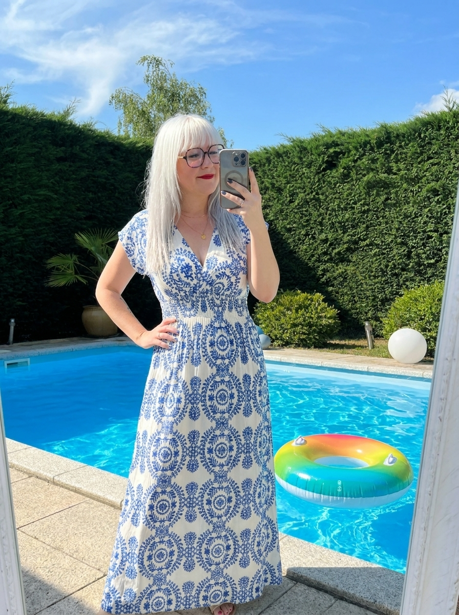 robe longue femme, robe magique femme, robe bleu et blanc, robe imprimée femme, robe fluide été, robe bohème chic, robe taille unique, robe confortable femme, robe grande taille, robe vacances femme, robe élégante femme, boutique femme Tulle, Madame Rêve.