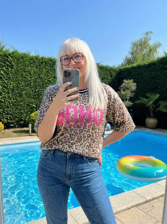 t-shirt SOHO New York, t-shirt léopard femme, t-shirt sequins, tee-shirt paillettes, t-shirt oversize femme, mode femme tendance, look rock chic, prêt-à-porter femme, vêtements femme, Madame Rêve. 