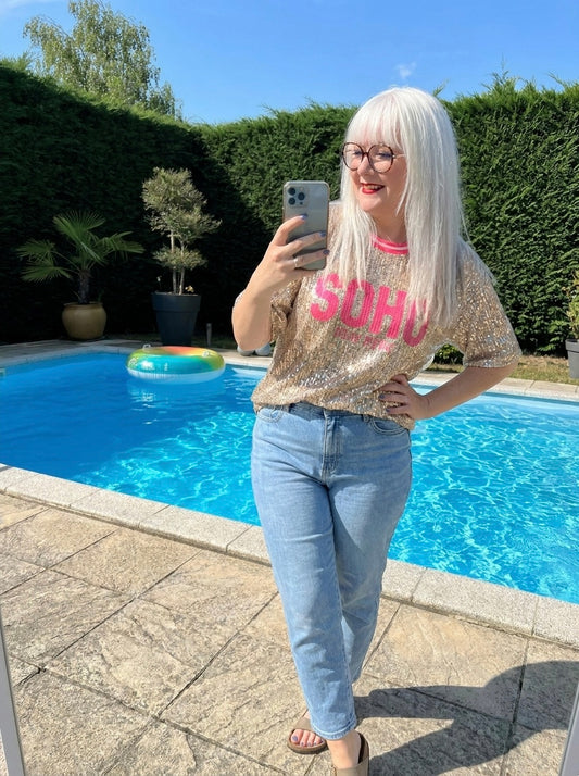 t-shirt SOHO, t-shirt sequins femme, tee-shirt doré, tee-shirt paillettes, mode femme, look tendance, vêtements femme, prêt-à-porter femme, Madame Rêve, tee-shirt glamour.