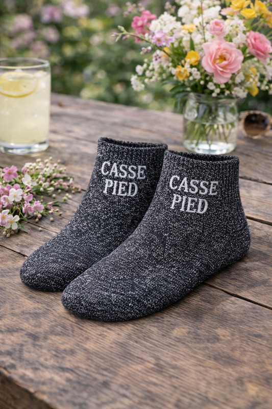 Chaussettes noires à paillettes message CASSE PIED, taille extensible 36-42.