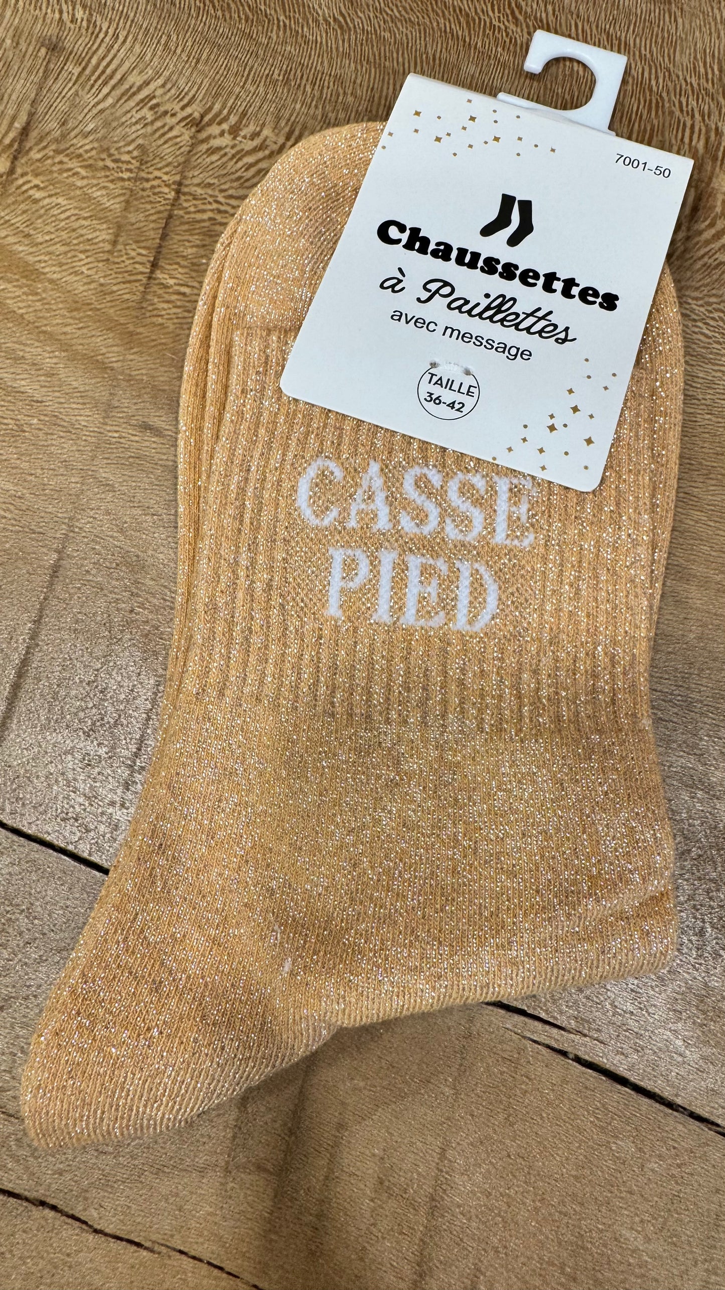 Chaussettes scintillantes femme inscription CASSE PIED, disponibles en plusieurs couleurs.