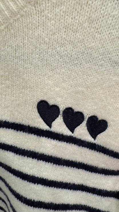 pull rayé avec coeurs  bleu marine 