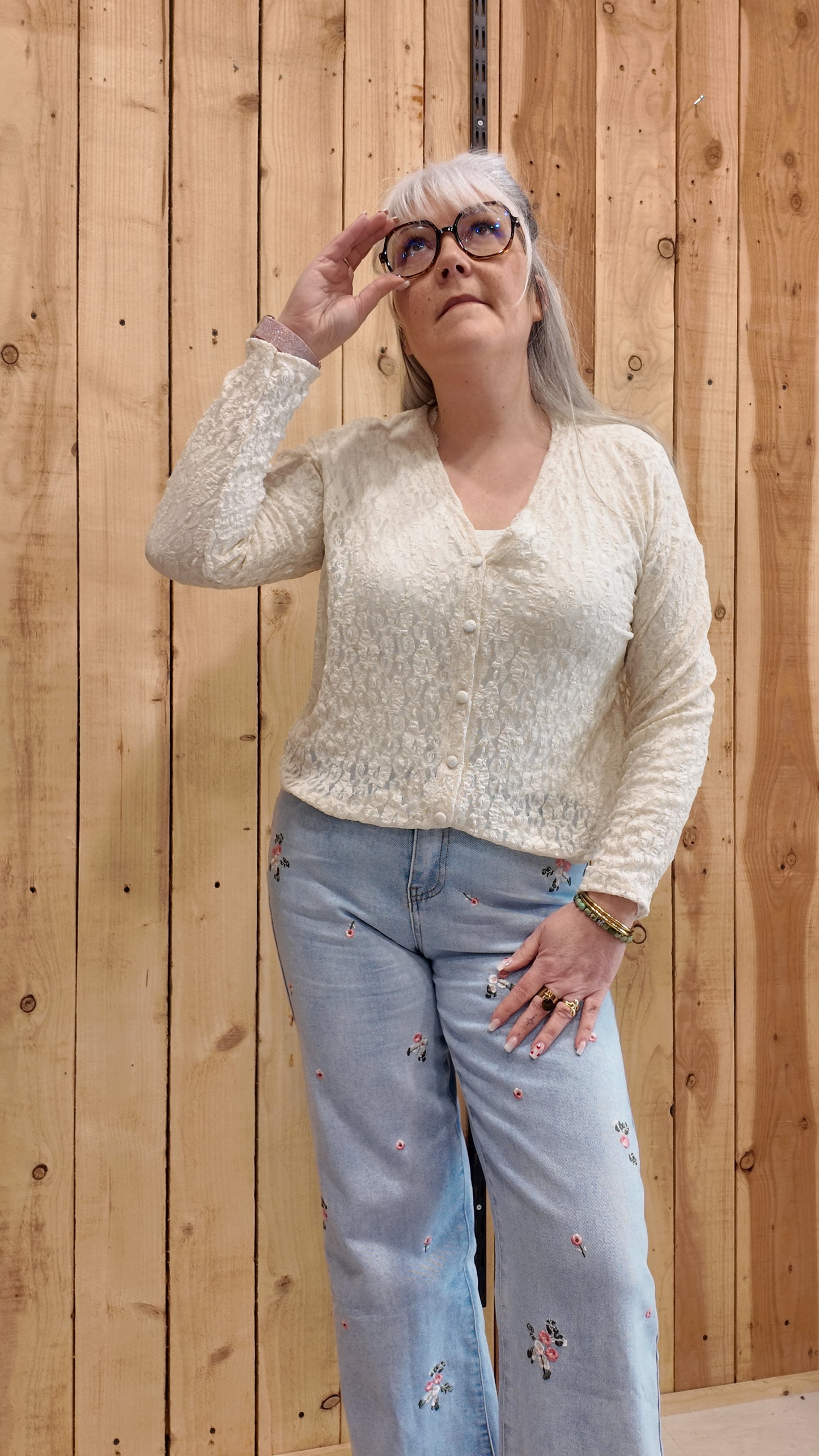 Gilet écru en dentelle femme élégant, veste fine habillée pour événement et cérémonie