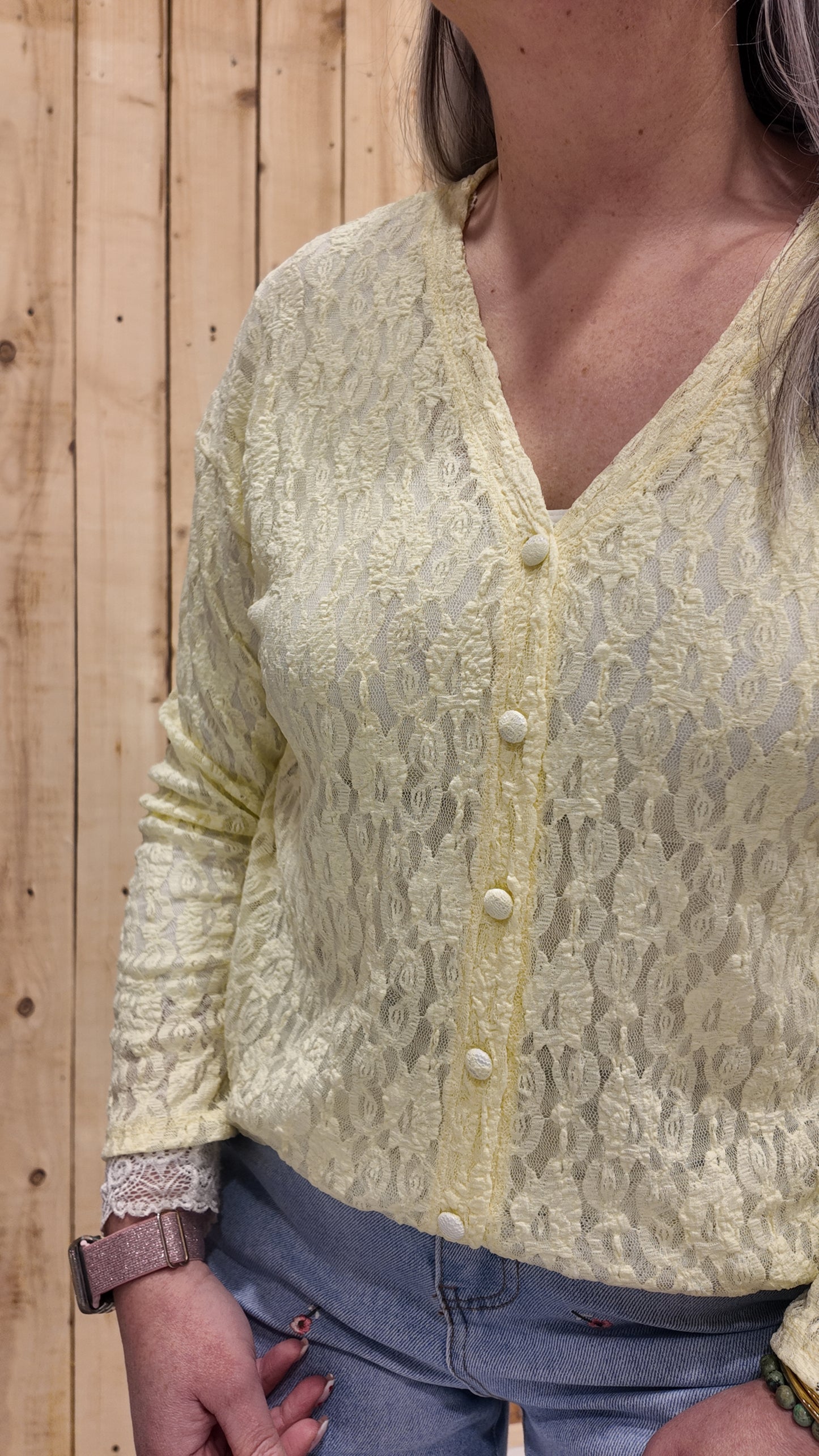 Gilet femme en dentelle coupe élégante, parfait pour robe de cérémonie ou tenue habillée