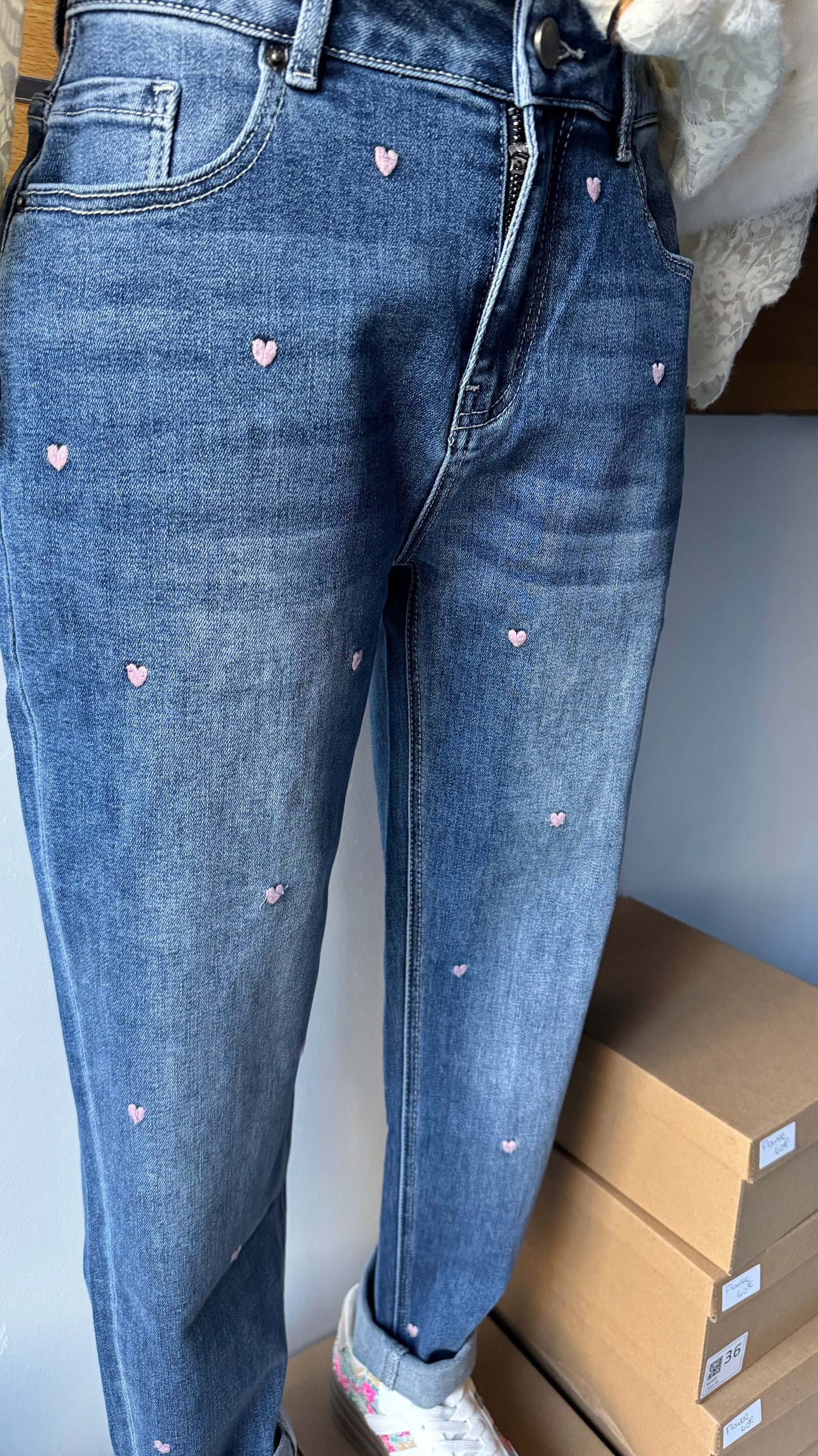 Jean casual chic femme facile à porter au printemps