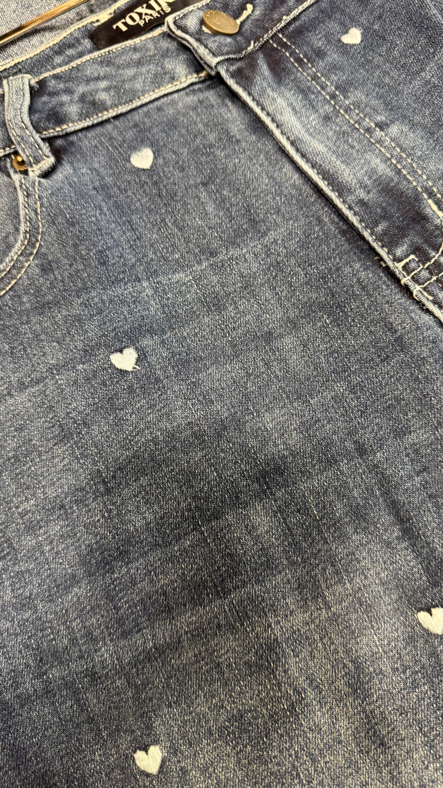 jeans coeurs brodés bleu ciel 