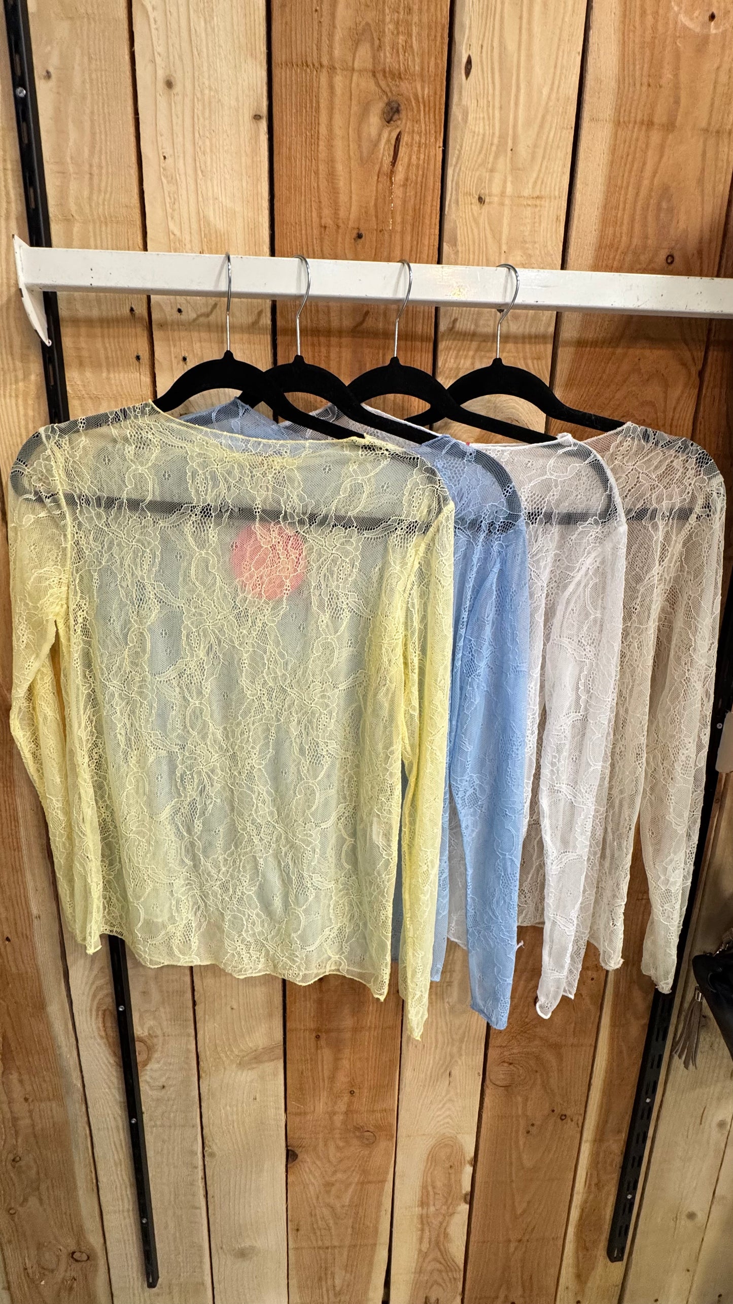 top dentelle sans manches femme