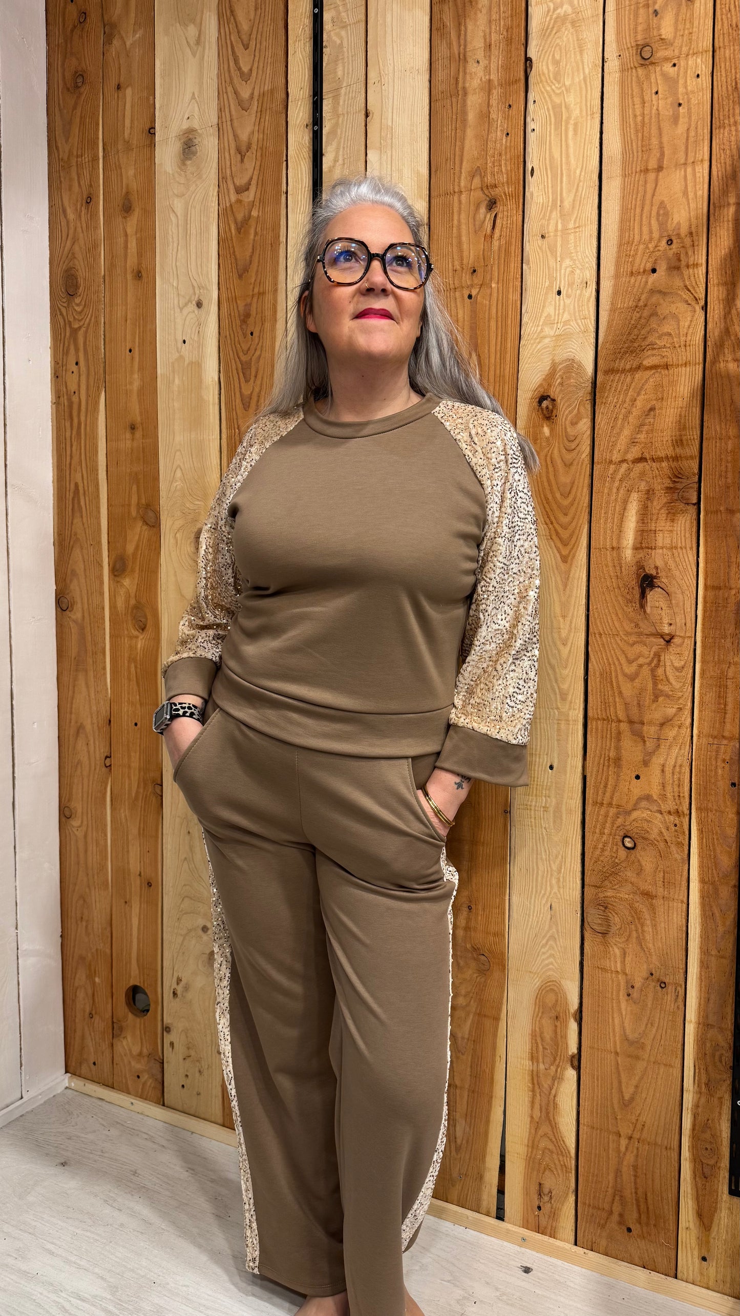 pantalon confort fête camel avec paillettes 