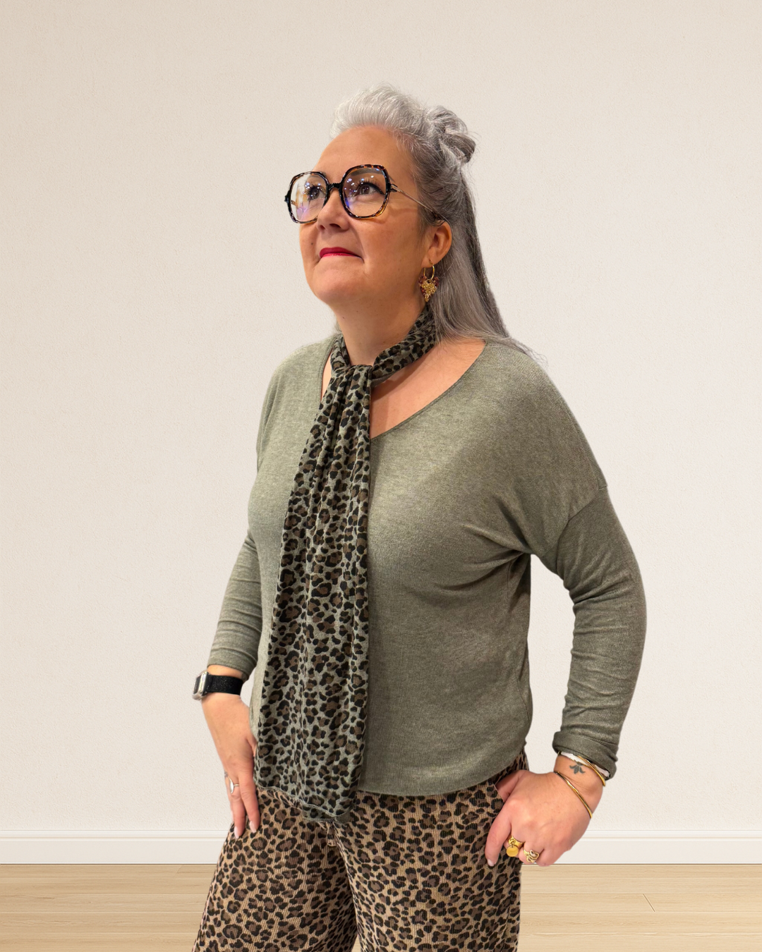 pull fin assortie de son écharpe 