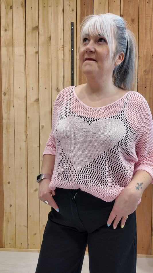 Pull filet rose femme motif cœur tenue chic décontractée femme