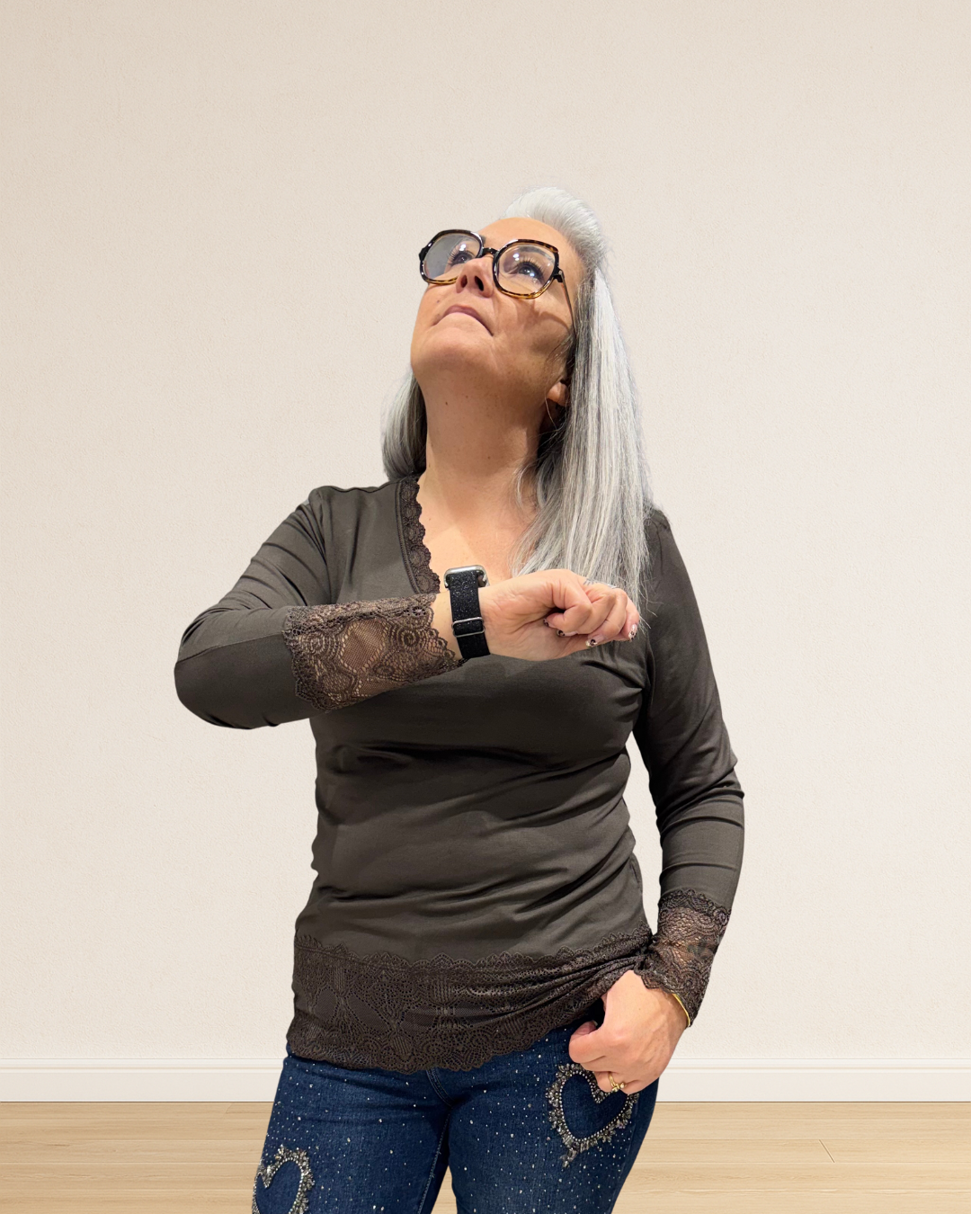 haut dentelle sous veste ou pull chaud 