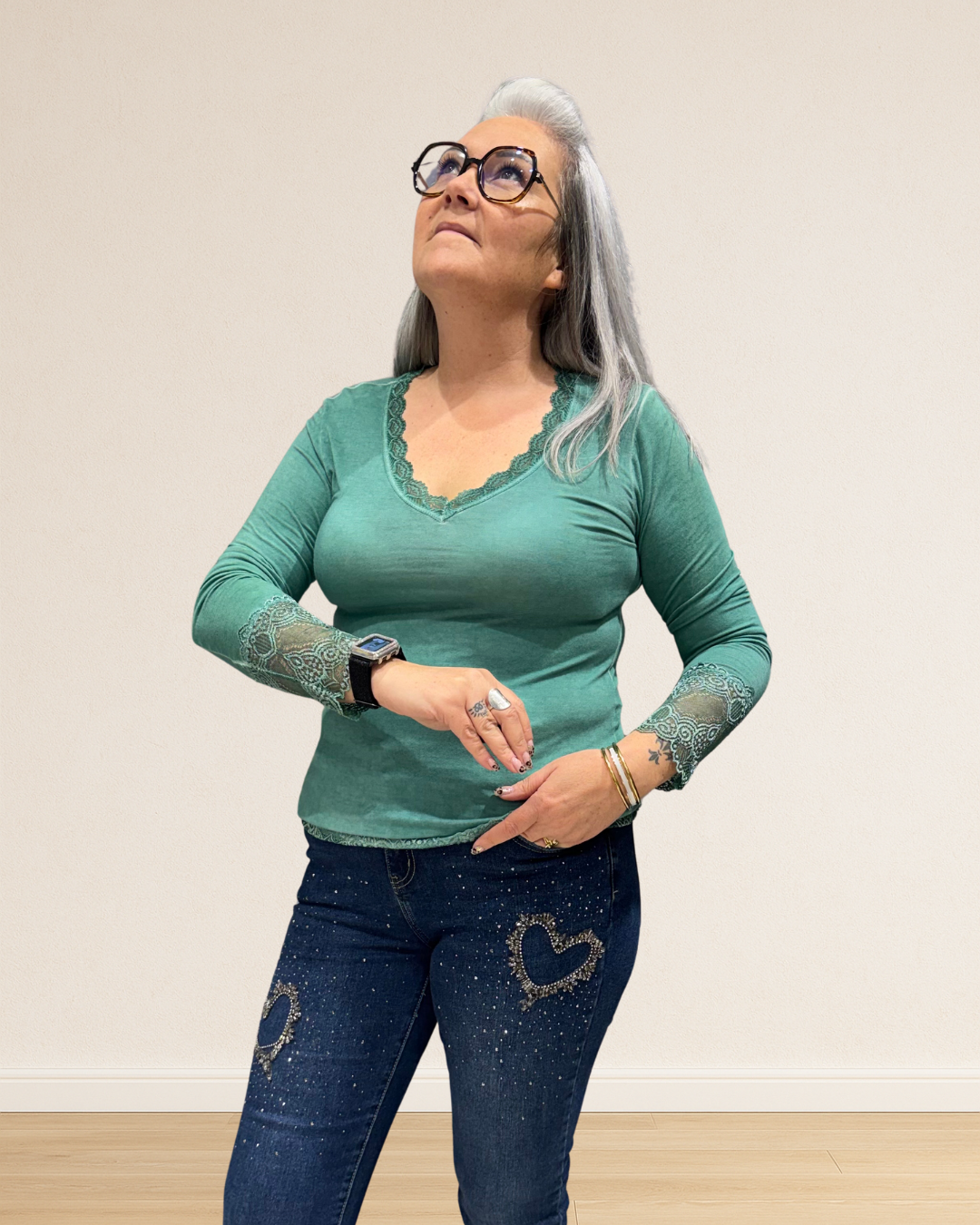 top dentelle à porter sous pull ou veste