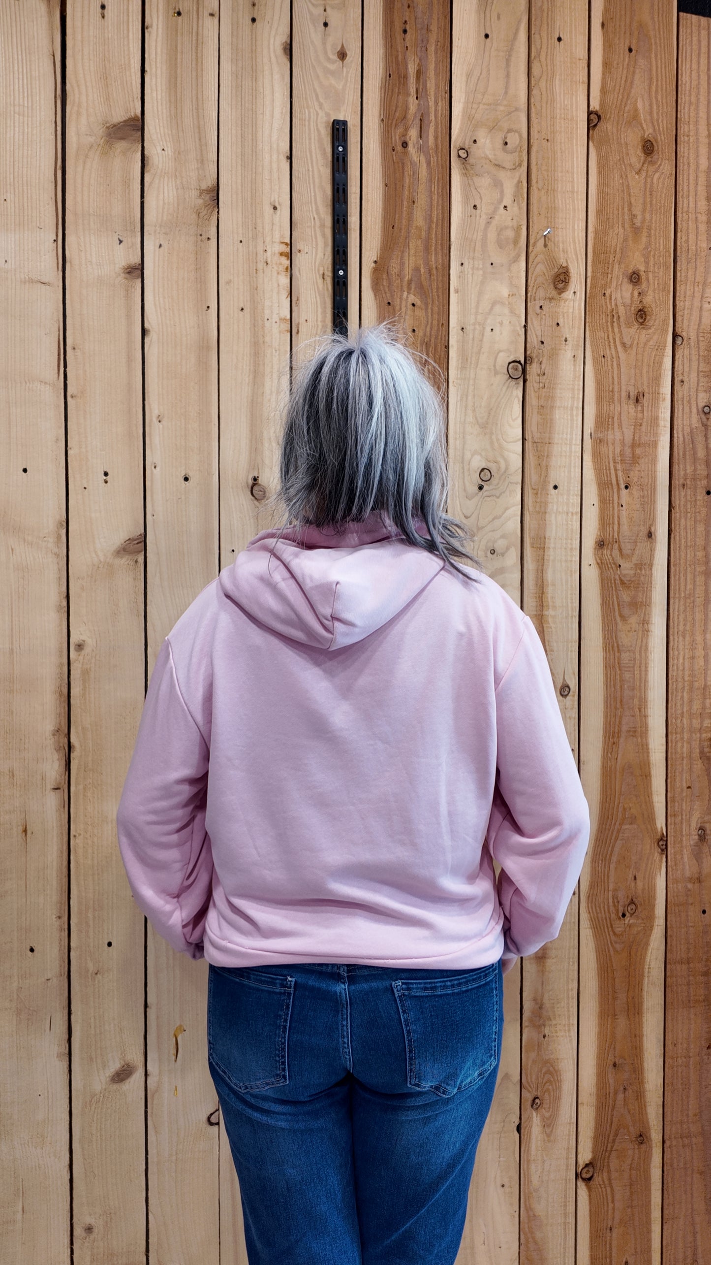 Sweat femme rose à capuche vue dos, coupe ample taille unique jusqu’au 42