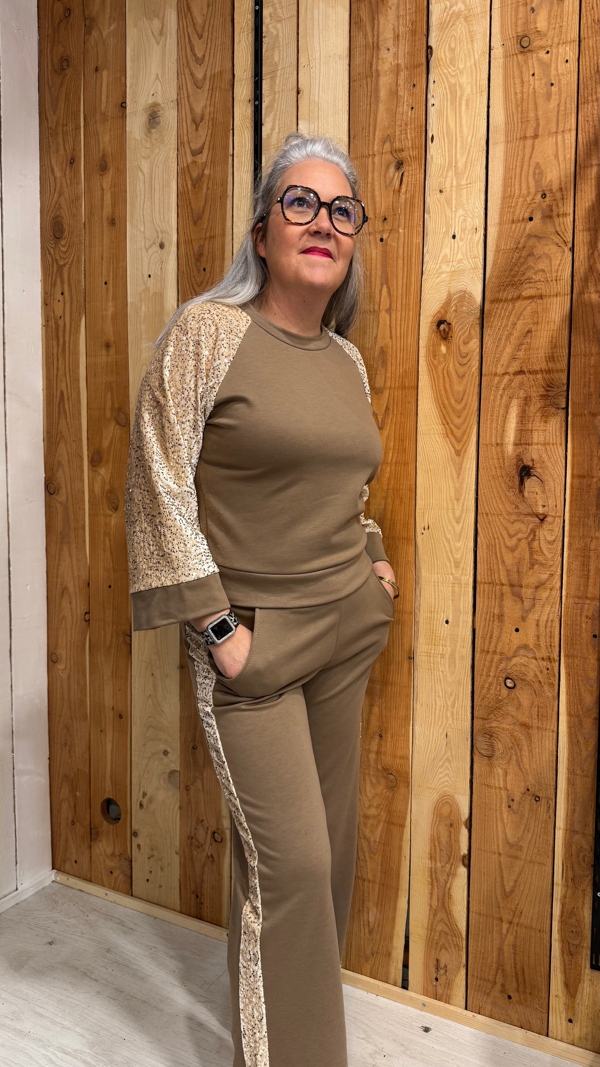 top camel manches en sequins