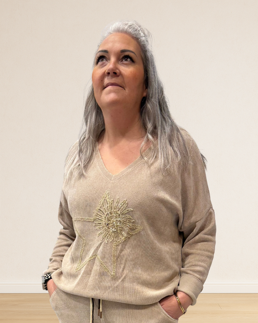 haut velours élégant avec broderie