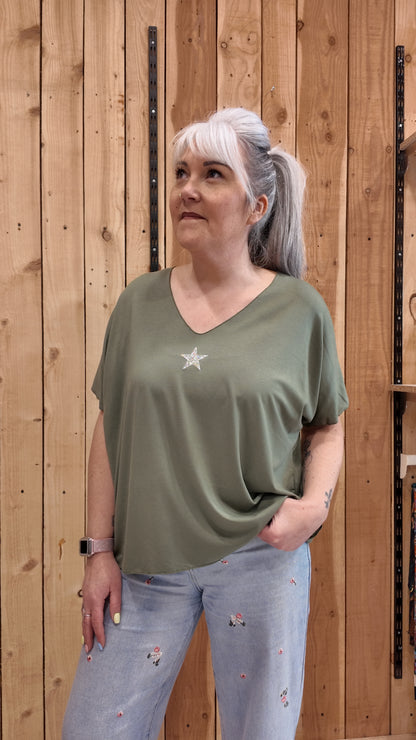 T-shirt femme grande taille kaki étoile dorée style casual chic
