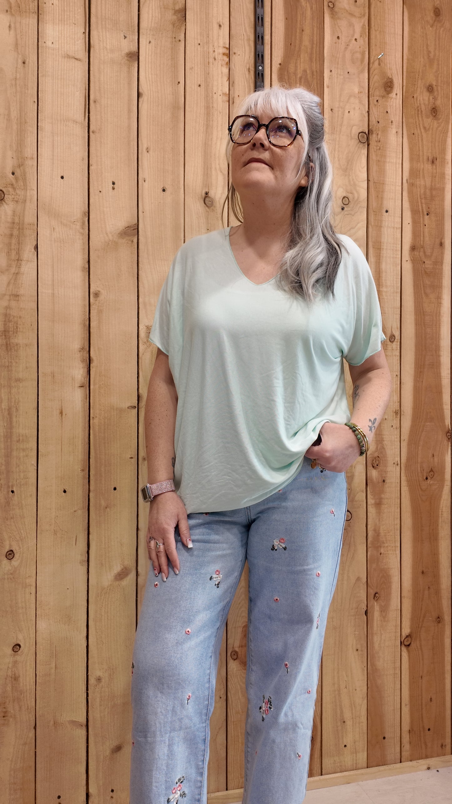 Tee-shirt femme grande taille viscose fluide, coupe ample confortable disponible en plusieurs coloris jusqu’au 52